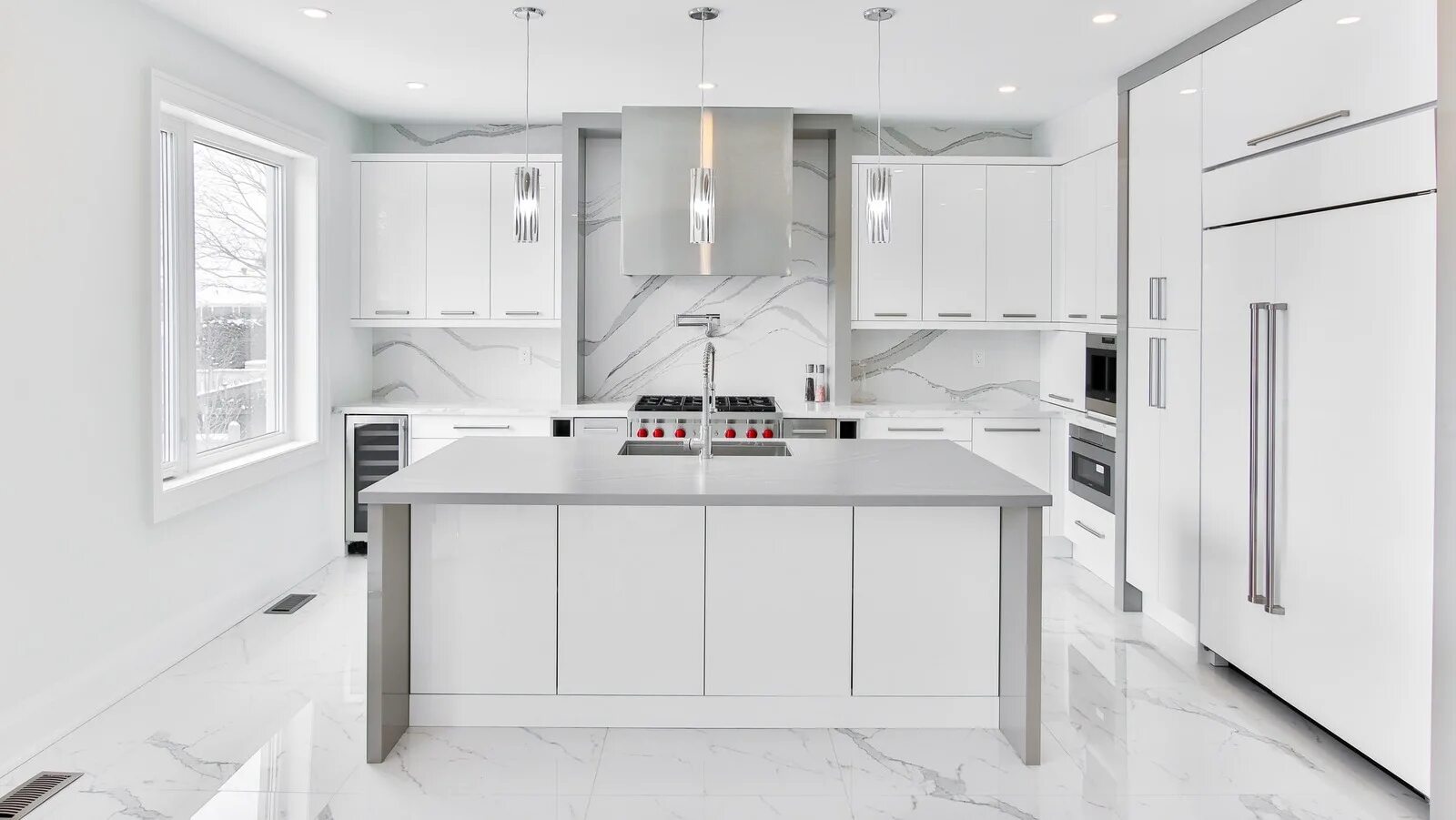 28 Modern White Kitchen Design Ideas (Photos) Kitchen design modern white, Moder