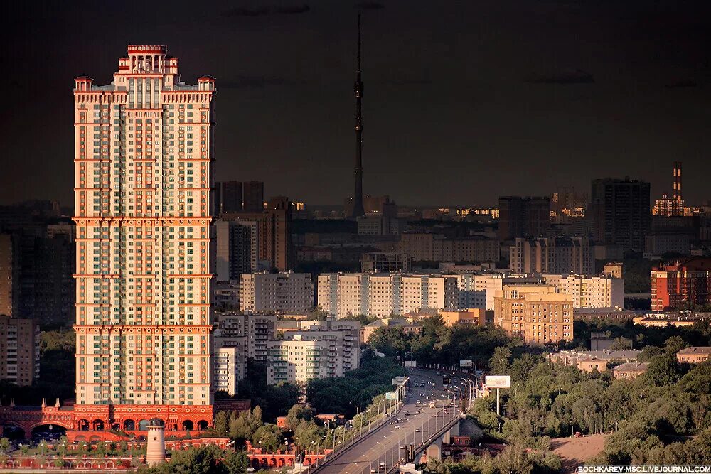 В 1 корпусе жк. ЖК Алые паруса Строгино. Метро Щукинская ЖК Алые паруса. Высотки в Щукино. Москва Щукино высотка.