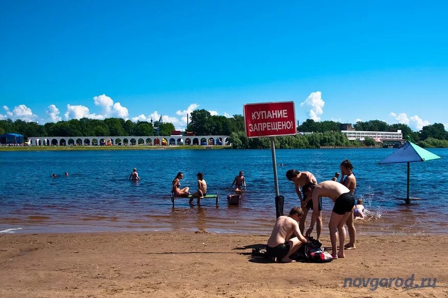 Новгород купаться. Мячино Великий Новгород пляж. Пляж Юрьево Великий Новгород. Городской пляж Великий Новгород. Юрьевский пляж в Великом Новгороде.