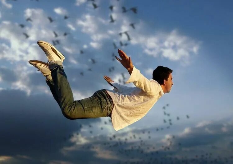 Полет ангела. Пронестись над землей за 5 минут. Летающий человек. Пролетая над землей песня. В полете.