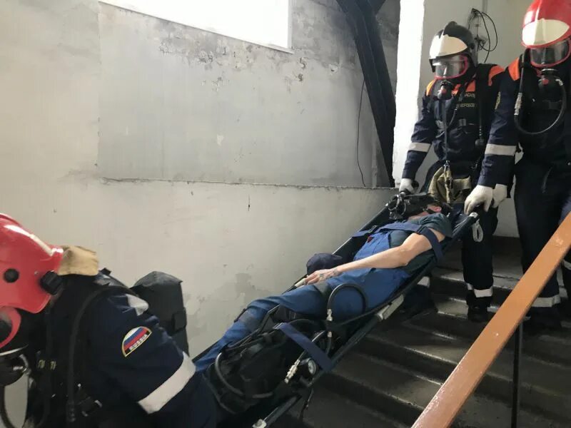 Спасение и эвакуация пострадавших. Порядок эвакуации пострадавших. Упражнения по спасению и эвакуации пострадавших конспект мчс кратко. Потерялся в лесу. Спасение и эвакуация пострадавших.