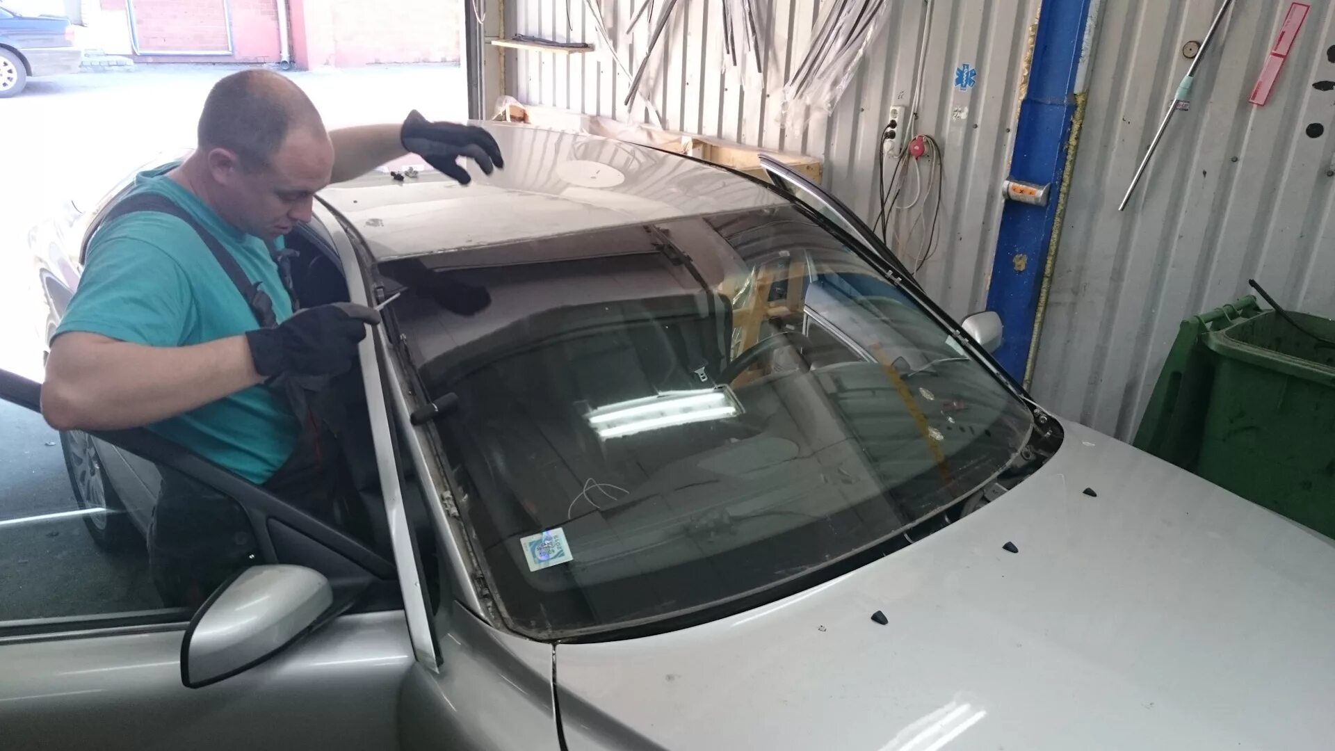 Лобовое стекло volvo s80 ii 2007. Автостекло с установкой в спб на химиков. Стёкло. Автотрейд стекла. Лобовое стекло вольво s90.