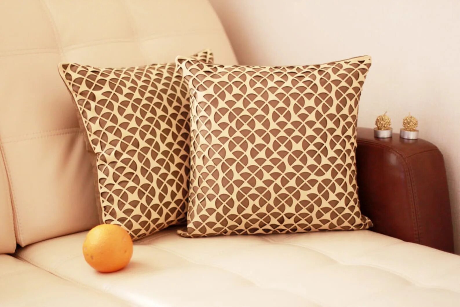 Декоративные подушки. Подушка интерьерная. Наволочки на диванные подушки. Интерьерные наволочки. Стильные декоративные подушки.