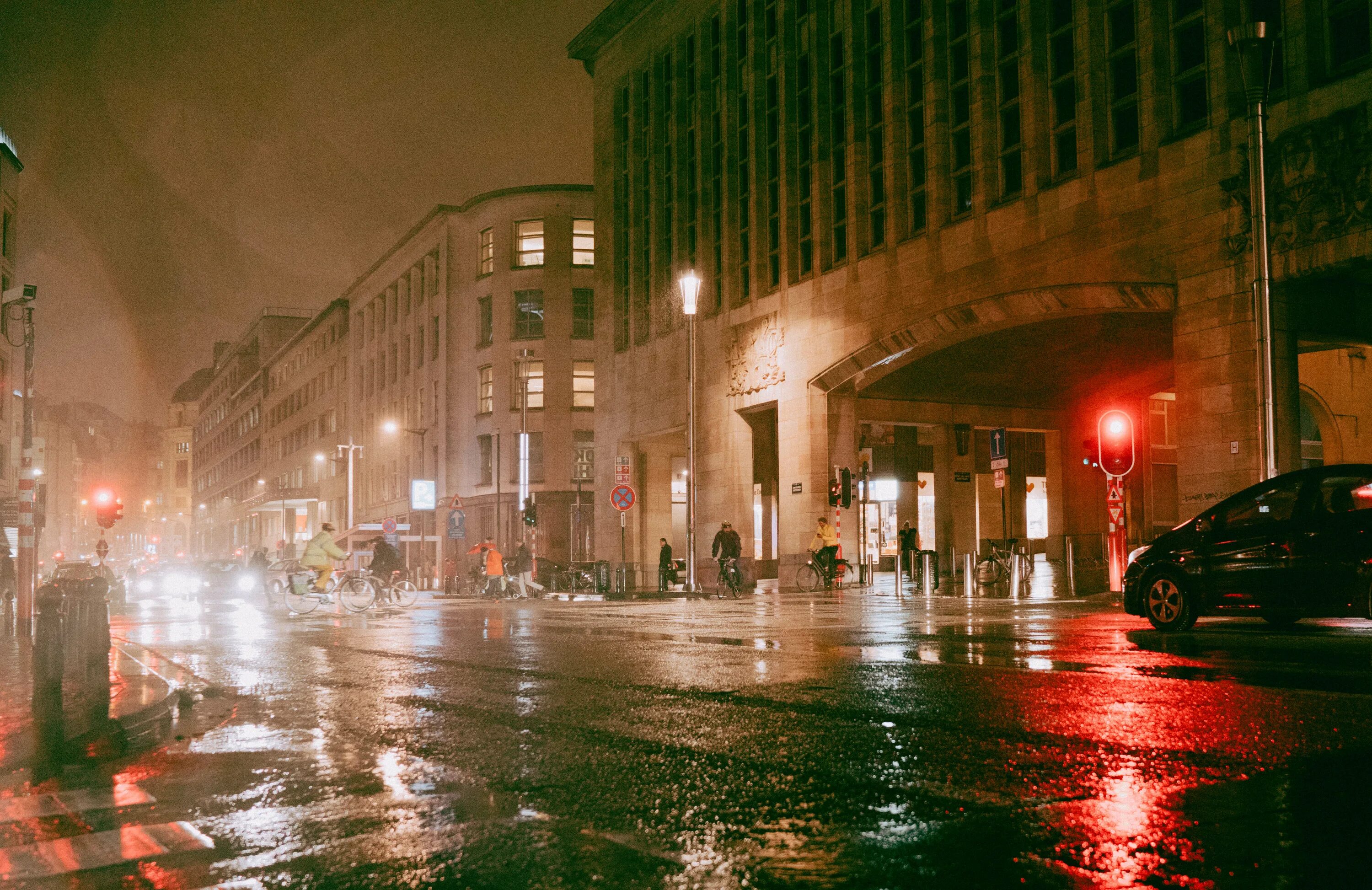 Rain town. Дождь в городе. Дождливый город. Улицы после дождя. Дождь на улице.