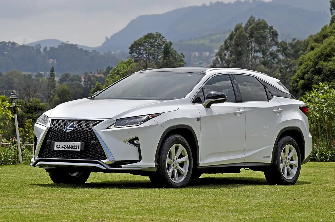 Lexus rx комплектации. Lexus rx300h. Lexus rx450h 2017. Лексус РХ 450h. Lexus RX 450h 2022.