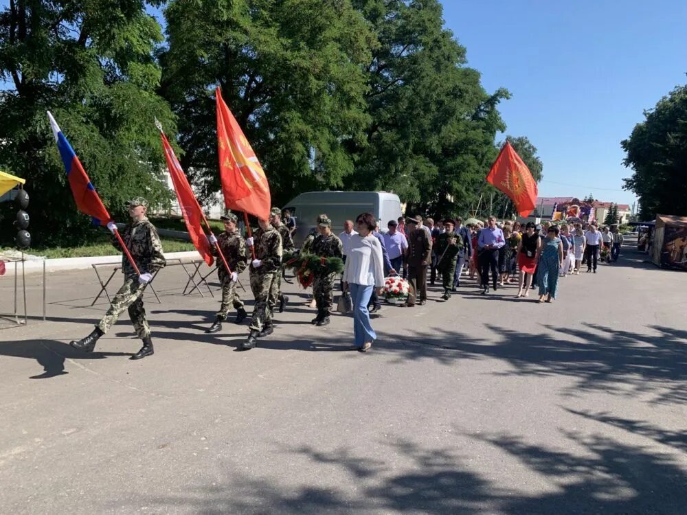 1 июля отмечают. Тросна Орловская область. Праздничное шествие. Троснянский район Орел. Тросна Орел.