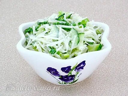 Салат с зеленой редькой и огурцом
