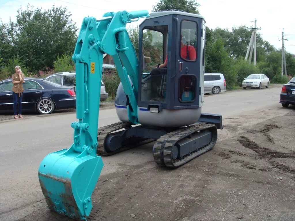 Мини экскаватор Кобелко 3 тонны. Kobelco sk30ur. Стрела робот на мини экскаватор Кобелко. Синий экскаватор. Экскаватор 3 тонны