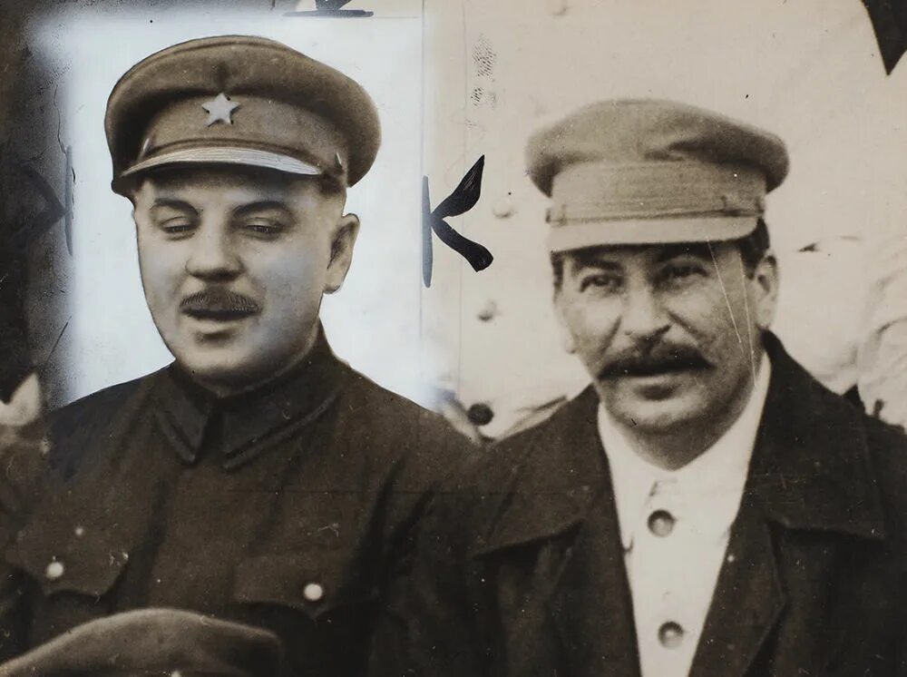 Сталин после него. Иосиф сталин и ворошилов. микоян сталин буденный. ворошошилов и сталин фото. камо и сталин.