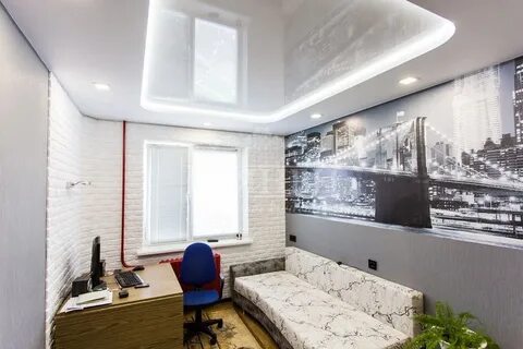 Новых потолок в комнате