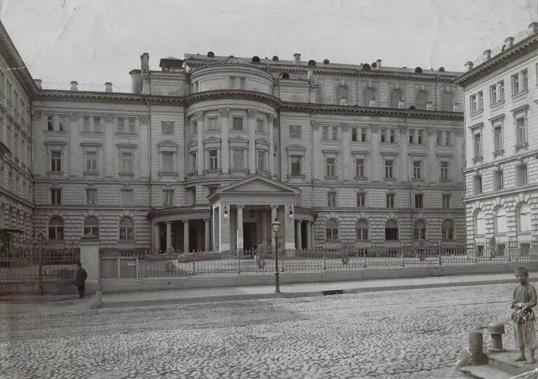 Московская консерватория 1866 рубинштейн. И. Появилась консерватория. Московская консерватория 19 век. Консерватория петра ильича чайковского.