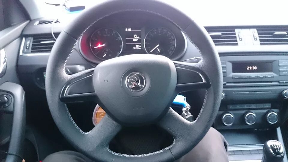 7. Замена руля на трехспицевый - Skoda Octavia A7 Mk3, 1,8 л, 2013 года стайлинг
