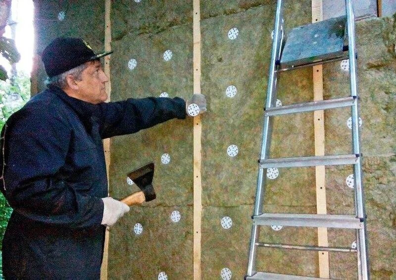 Как крепить минвату