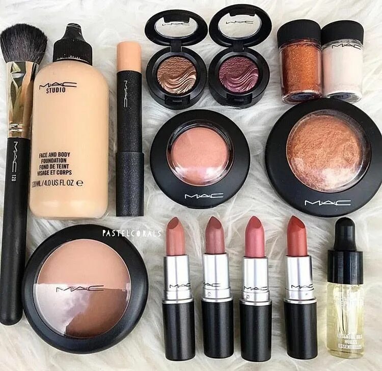 Mac косметика. Мак косметика макияж. Набор косметики Mac. Макияж Mac. Косметика мас купить