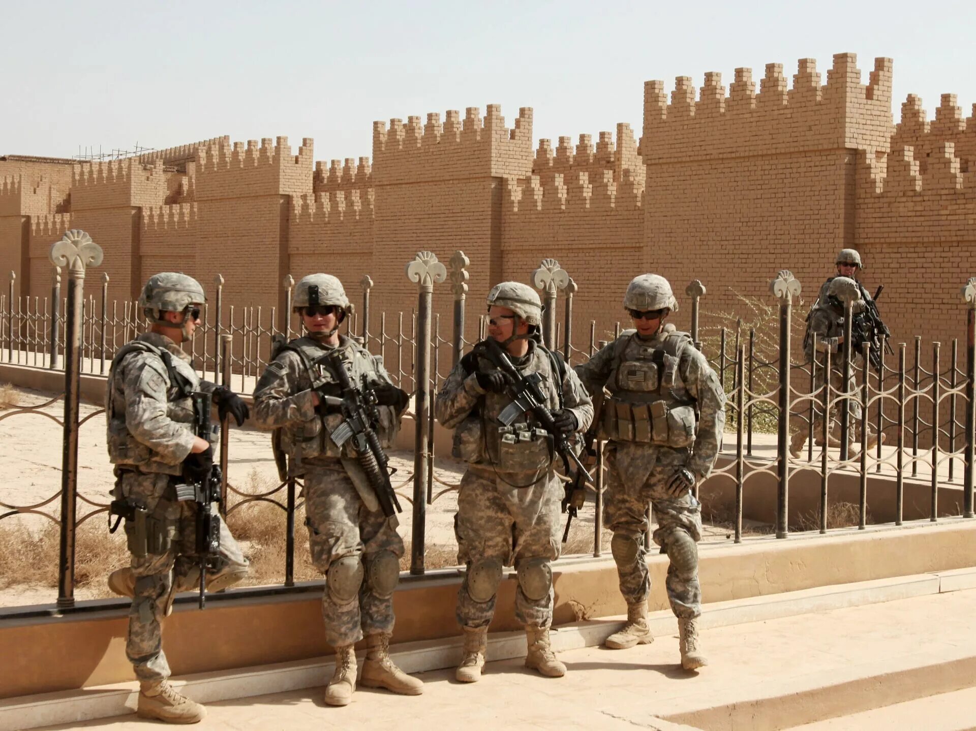 Нато в ираке. Вавилон Ирак. Военный лагерь США В Ираке. Бундесвер в Ираке.