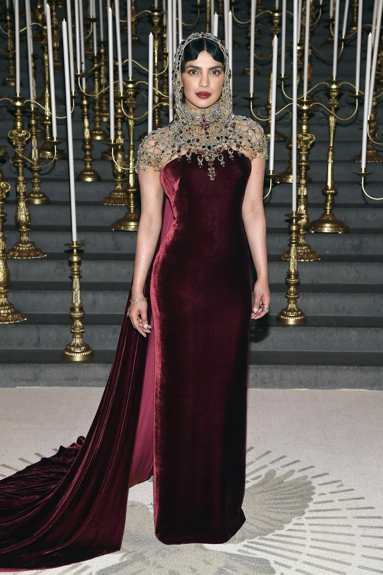 Мета 2018. Мет гала 2018. зендая мет гала 2018. приянка чопра мет гала 2018. met gala 2018 приянка чопра.