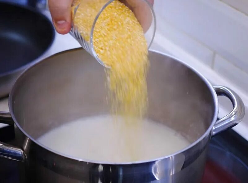 Сколько варить кукурузную крупу на воде. Приготовление кукурузной крупы. кукурузная каша на воде. крупа кукурузная шлифованная способ приготовления. каша из кукурузной крупы.