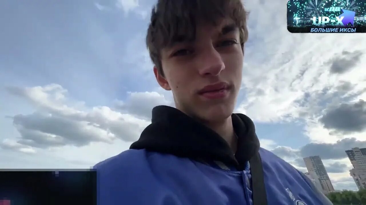 Гриша стример друг дилблина. Гриша стример друг дилблина. Grushhikk. Гриша полное тв зелёнка. Гриша воробьев твич.