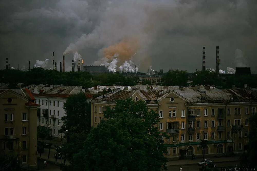 Череповец центр промышленности. Череповец завод грязный. Загрязнённый город Череповец. Череповец трубы экология. Череповец Северсталь экология.