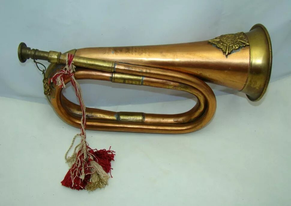 Показать горн. Горн , труба Полковая ,. Труба горн Галльская. Горн духовой музыкальный инструмент. Горн рожок кавалерийский.