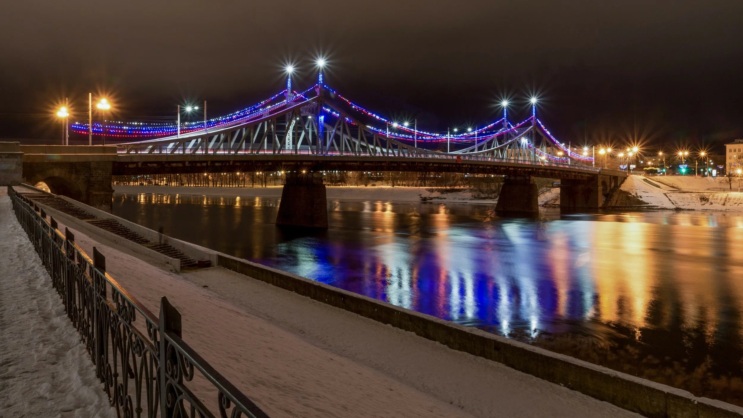 Сходить в твери. Староволжский мост в Твери. Староволжский мост Тверь ночью. Тверь Волга мост. Староволжский мост в Твери зимой.