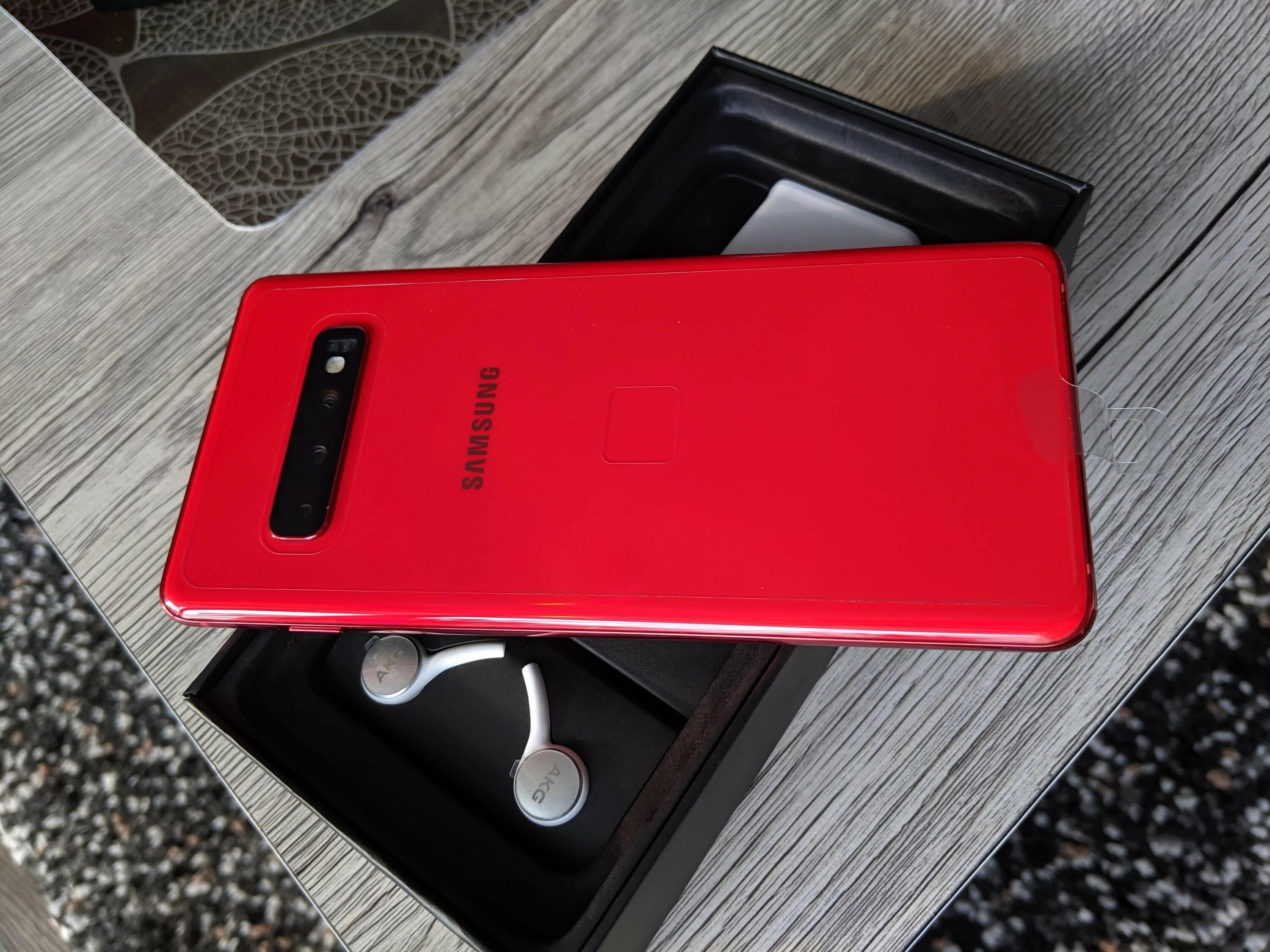 S 20 red. Samsung Galaxy s10 Plus Red. Samsung Galaxy s10 красный. Samsung s10 Plus Red. S10e Samsung Red.