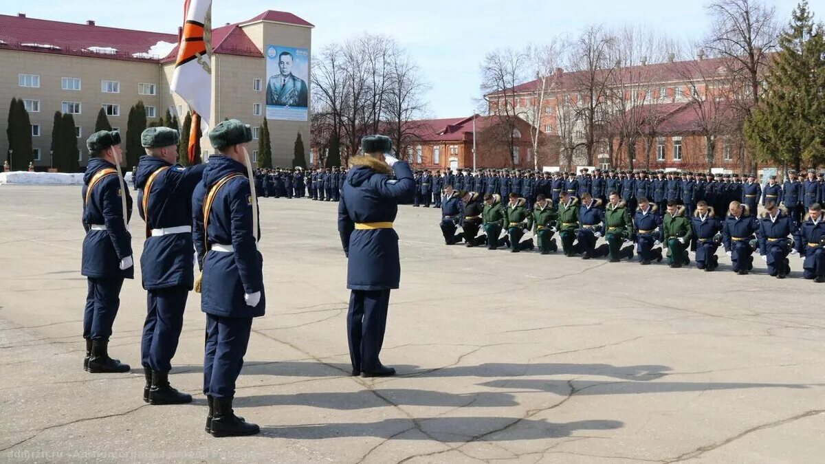 Рязанское гвардейское десантное училище. Воздушно десантное училище в рязани. Рязанская академия вдв имени маргелова. Рязанское гвардейское десантное училище. Училище имени маргелова.