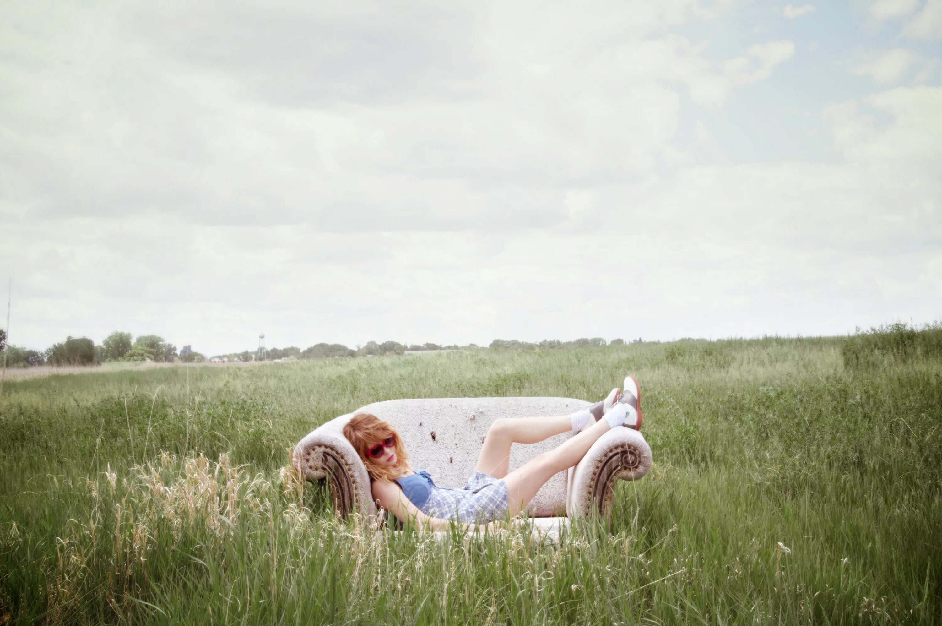 Healthy young woman warming up Photo Premium Download