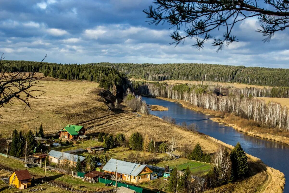 Река Чусовая Свердловская область. Река Чусовая ,Заозерье. Деревня Заозерье Пермский край Чусовая. Чусовской Чердынский район. Поселок чусовское пермский край