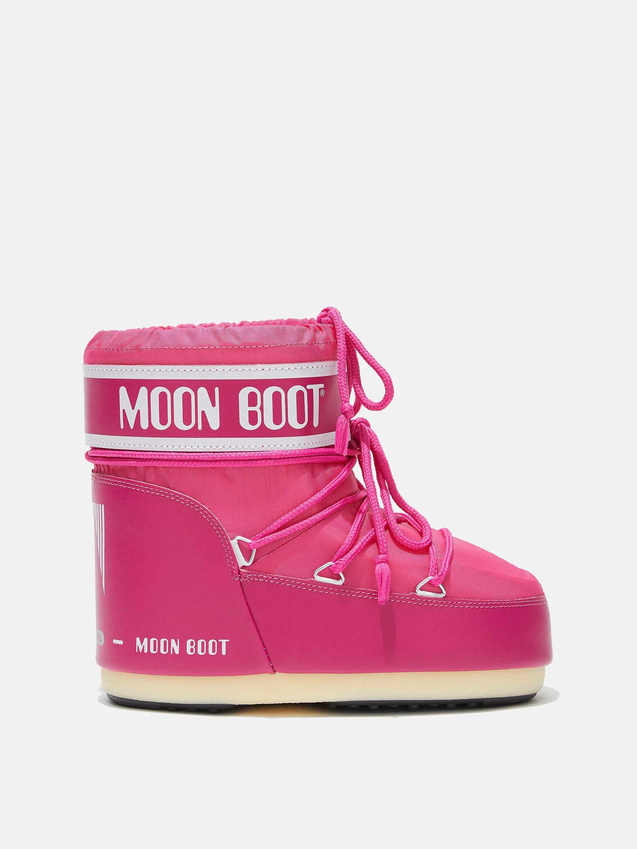 Мун буты. Ботинки Moon Boot Low. Луноходы Moon Boot. Moon Boot Pink. Moon Boot Low 2.