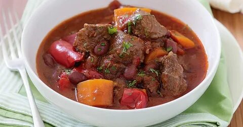 Мясо с овощами и бульоном