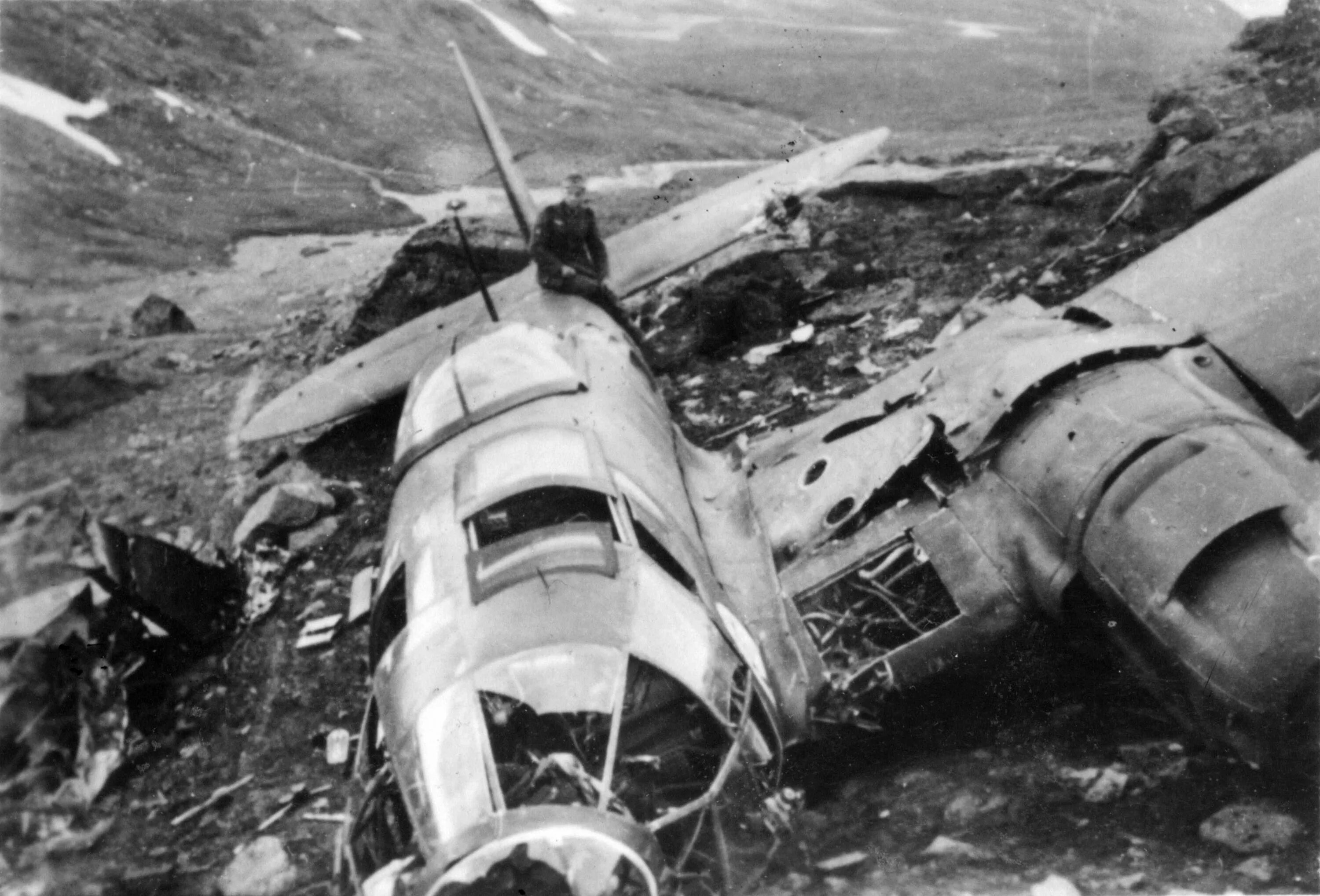 Самолеты Юнкерс 2 мировой войны. Самолет 111 Хейнкель сбитый.