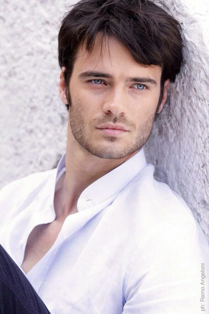 Дэниел дитомассо гримм. Фабиан кастро модель. The most handsome male. Голубоглазый мужчина. Дэниел дитомассо прическа.