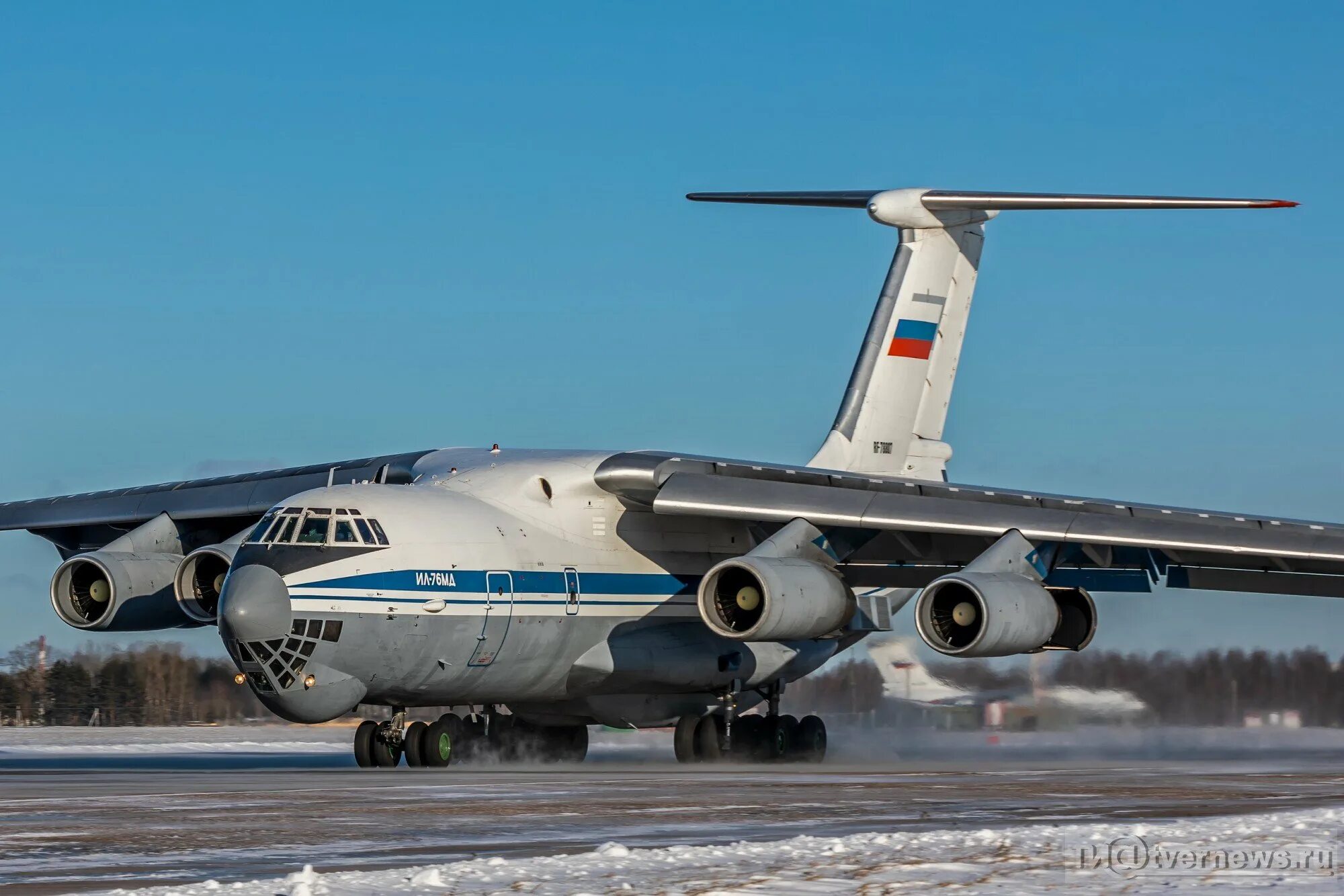 Самолеты ил купить. Ил-86 военно-транспортный самолёт. Самолет ил 76. Ил 76 военный. Транспортный самолёт ил-76.