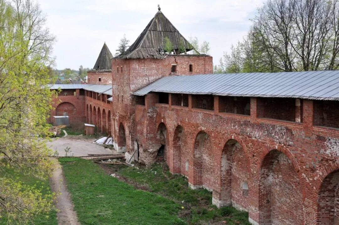 Зарайск крепость. Зарайск Кремль. Зарайская крепость Кремль. Государственный музей заповедник Зарайский Кремль