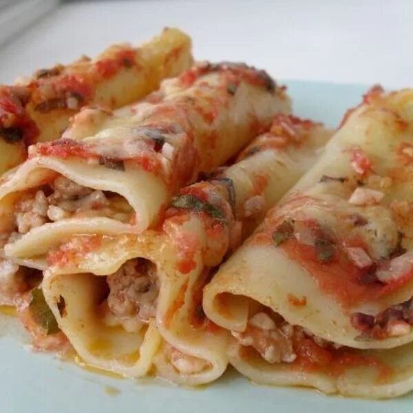 Фаршированные трубочки рецепт. Паста каннеллони - Cannelloni. Фаршированные макароны каннеллони. Каннеллони Альфредо. Трубочки Cannelloni.