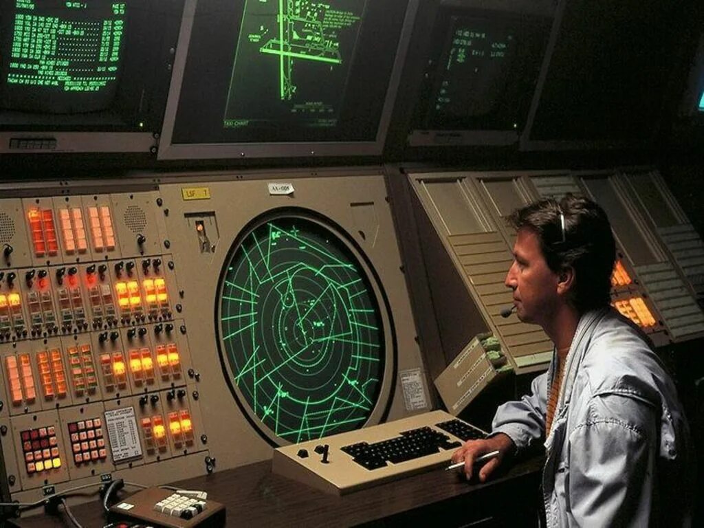 Пульт Air Traffic Controller. Авиадиспетчер Air Traffic Control. Радиолокация в авиации. Дисплей авиадиспетчера. Radar24 на русском