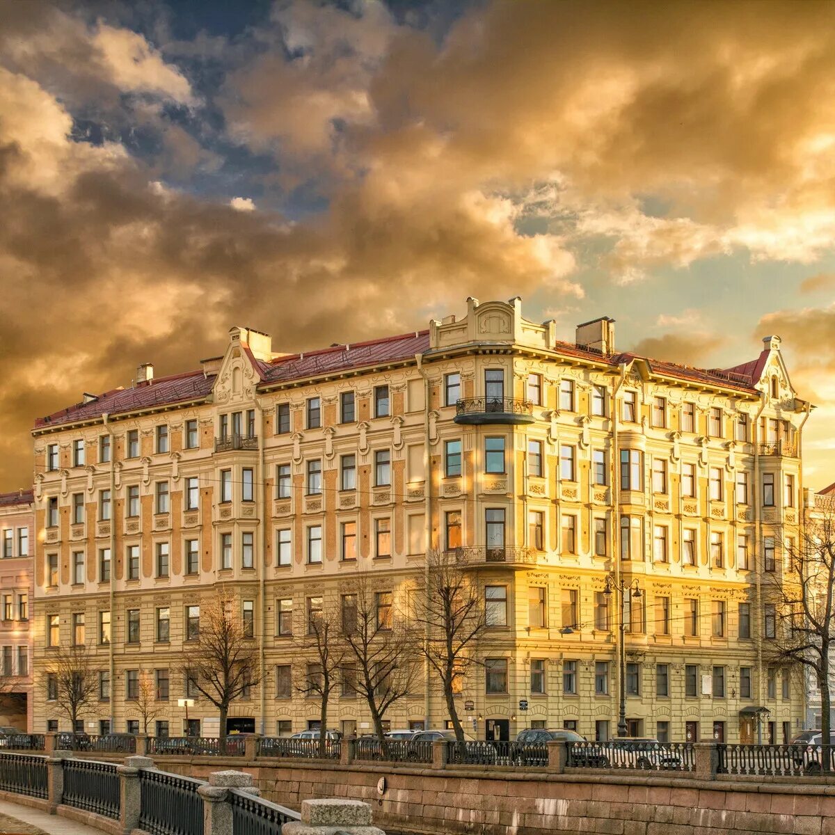 Топ дом спб. Доходный дом в Санкт-Петербурге. Доходный дом Харламова СПБ. Доходный дом княгини Яшвиль. Набережная канала Грибоедова 17.