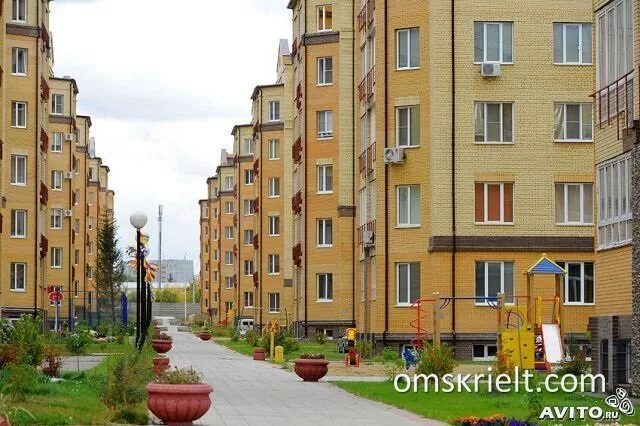 Старгород омск купить. Старгород, Омск, улица Тютчева. Микрорайон Старгород Омск. Ул Шукшина 11 Омск. Ул Шукшина 2 Омск.