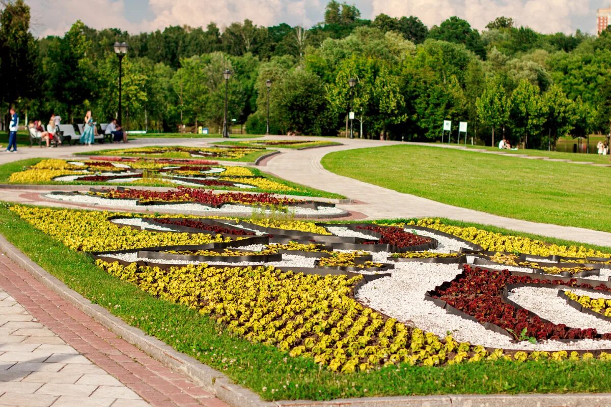 Парк Царицыно цветники. Дендра парк Царицыно. Парк Царицыно в Москве клумбы. Цветники парка Царицыно. Царицыно видное