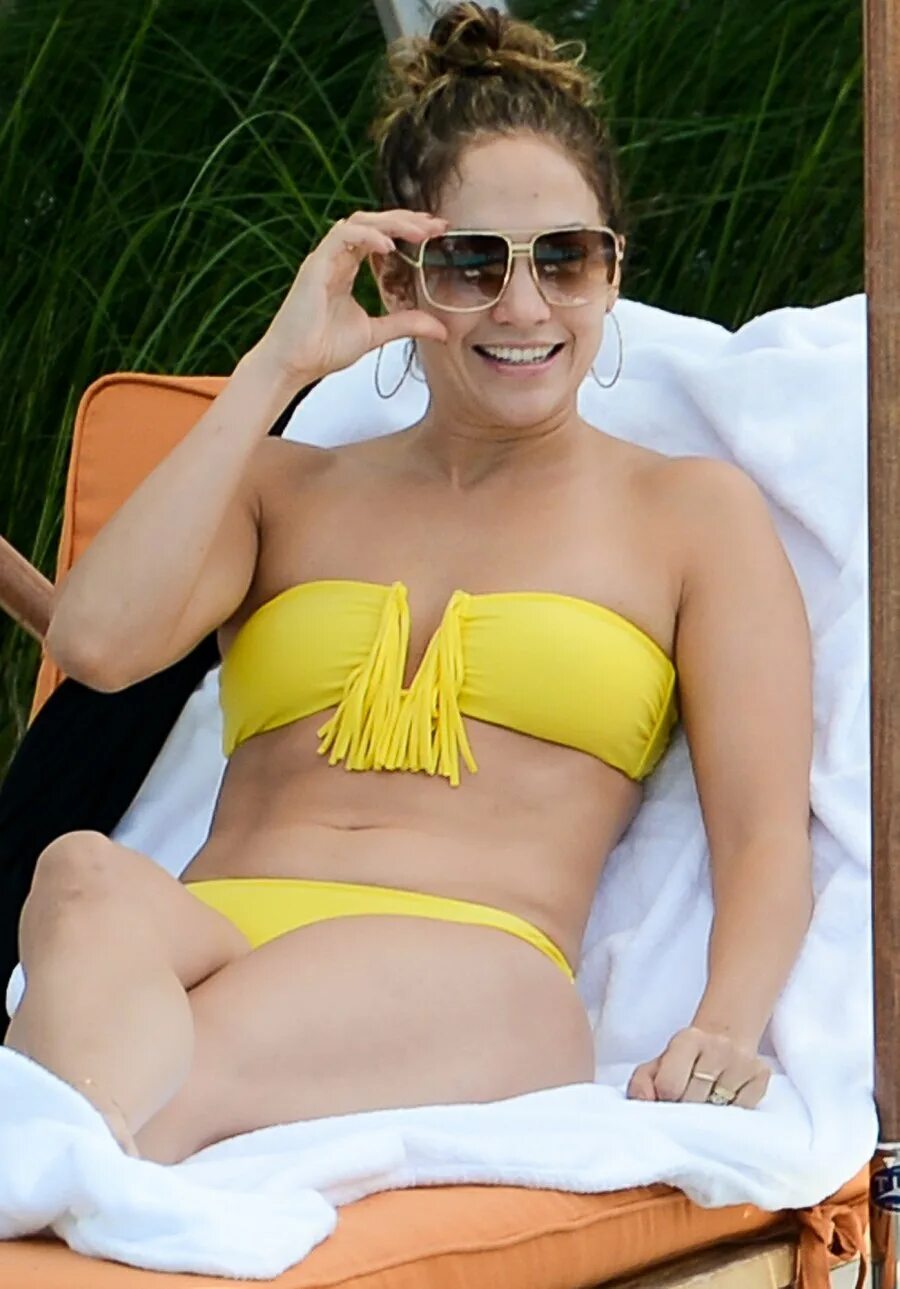 Jennifer lopez в купальнике. Лопес бикини. Джей ло в бикини. Лопес бикини. Лопес бикини.