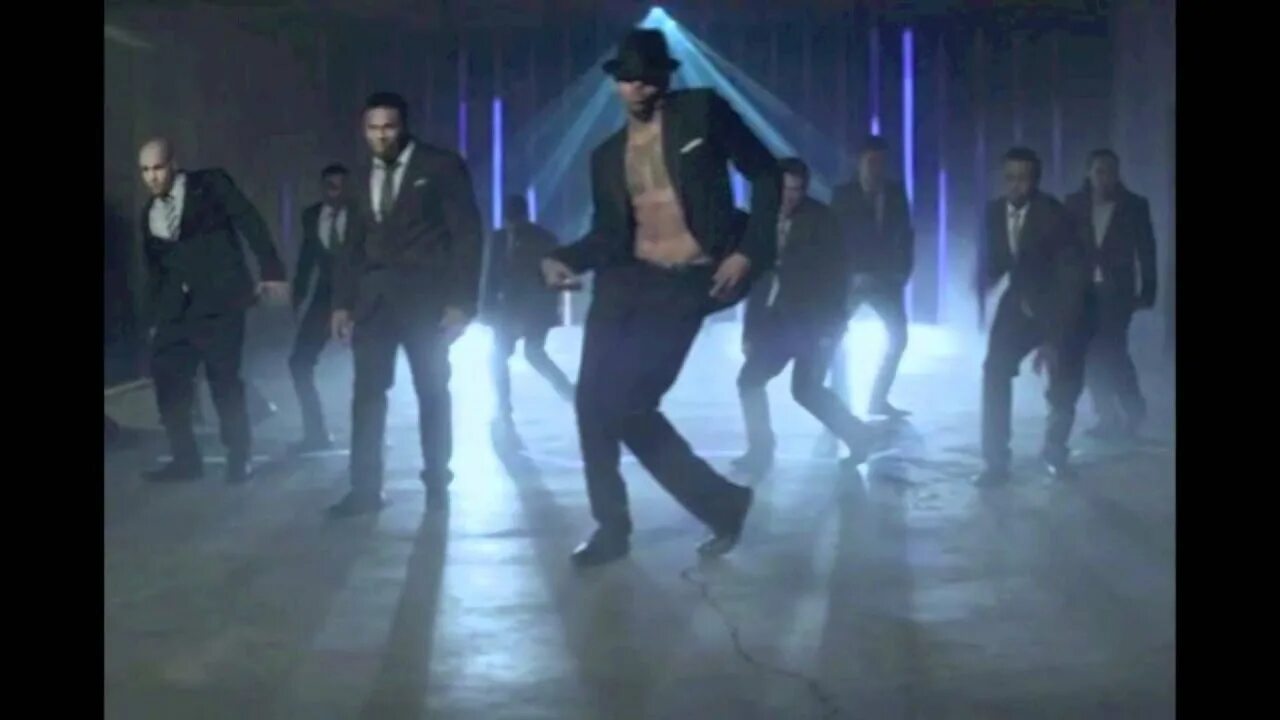 Turn up this. Chris Brown turn up the Music. Chris Brown - turn up the Music (Alessio Silve. Dancing песня Speed up.