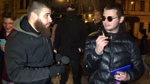 Бусти лев против