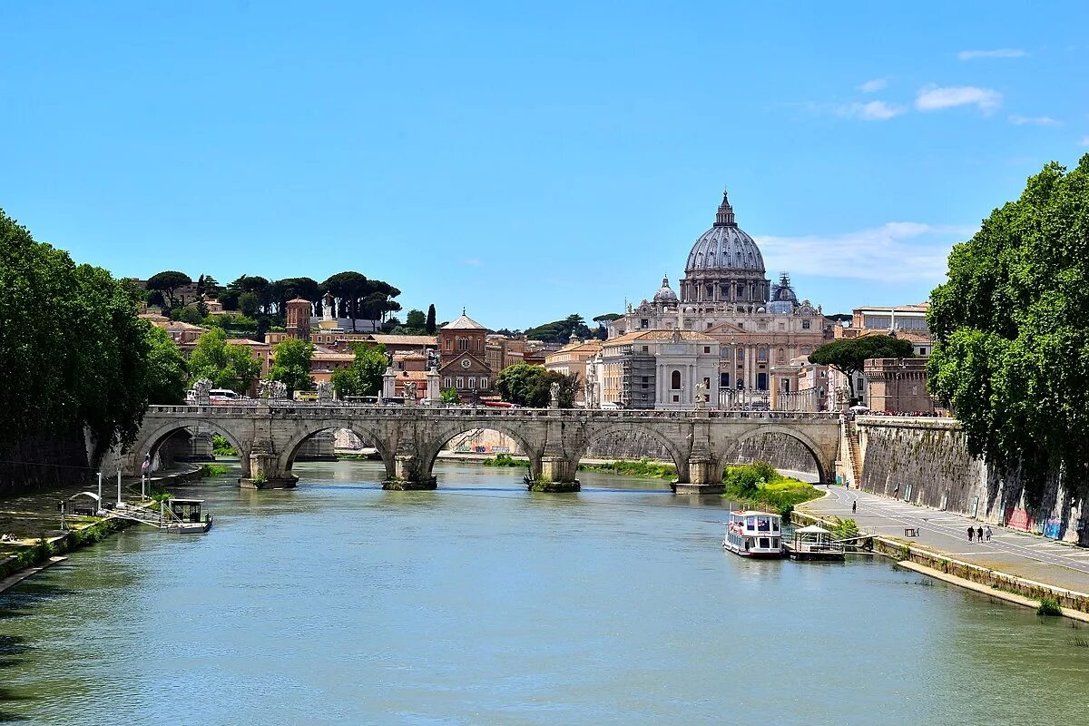 Река Тибр в Италии. Ватикан река Тибр. Рим Тибр. Тевере река Рим.