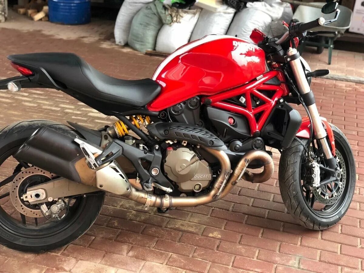 Ducati monster 821