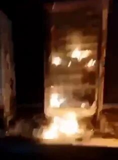 Подростки подожгли шкаф