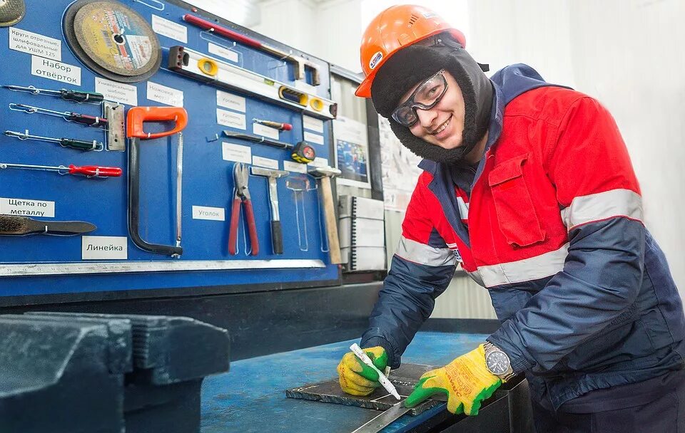 Заземление пластиковых щитов. Какой проводник называется нулевым рабочим. Расцветка фаз. Рабочая 0. Кизилов трудоустроился.