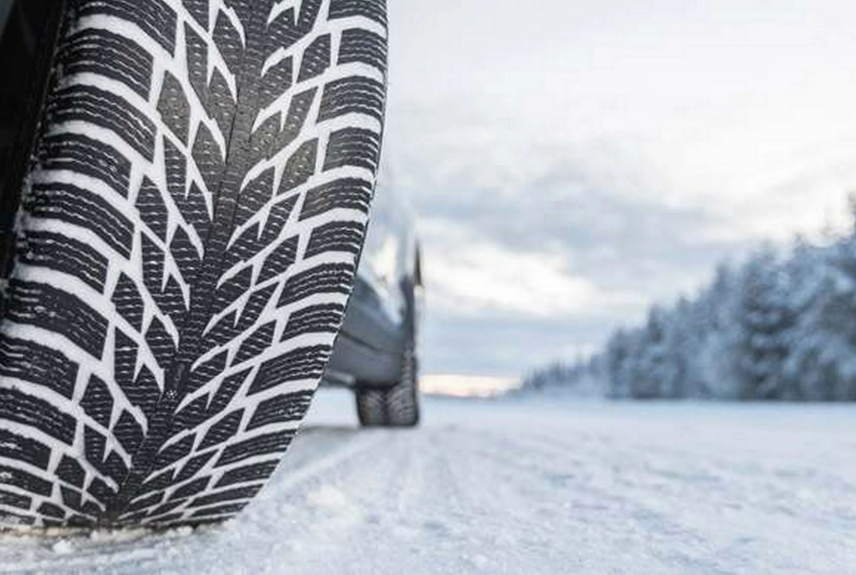 Nokian Tyres зимние шины. Шины зимние липучка Кумхо. Nokian Hakkapeliitta Truck. Зимняя шипованная резина на джип.