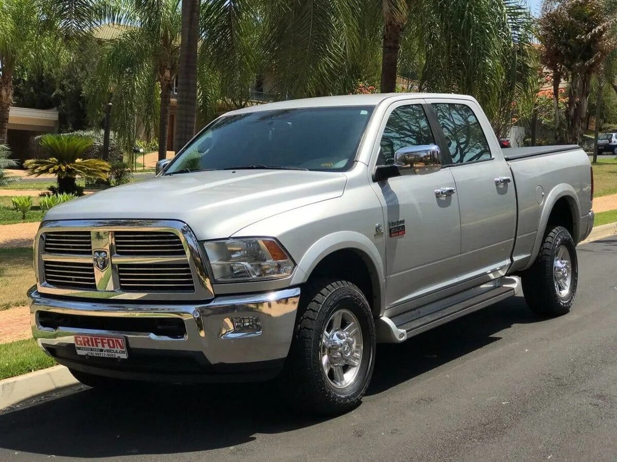 Додж рам поколения. Dodge Ram 2012. Додж рам 6.3. Додж рам 5.7.