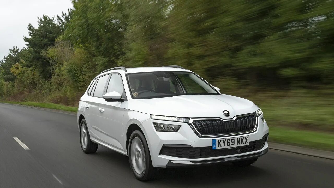 Skoda kamiq monte carlo. Skoda kamiq 2022. Kamiq 1. Škoda kamiq характеристики. Skoda kamiq monte carlo.